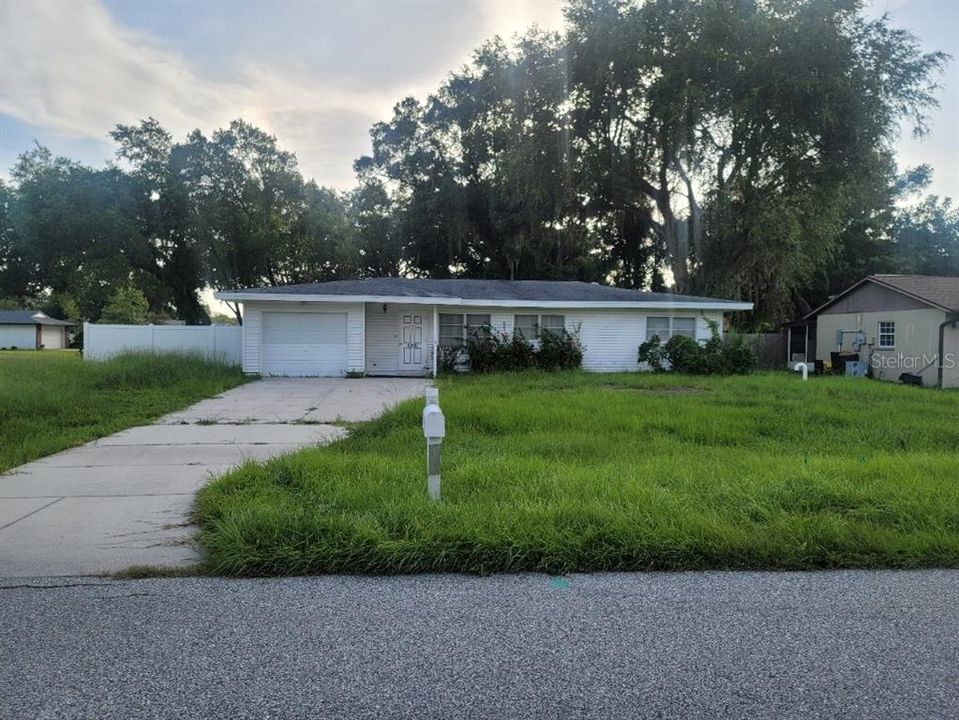 Active With Contract: $285,000 (3 beds, 1 baths, 1175 Square Feet)