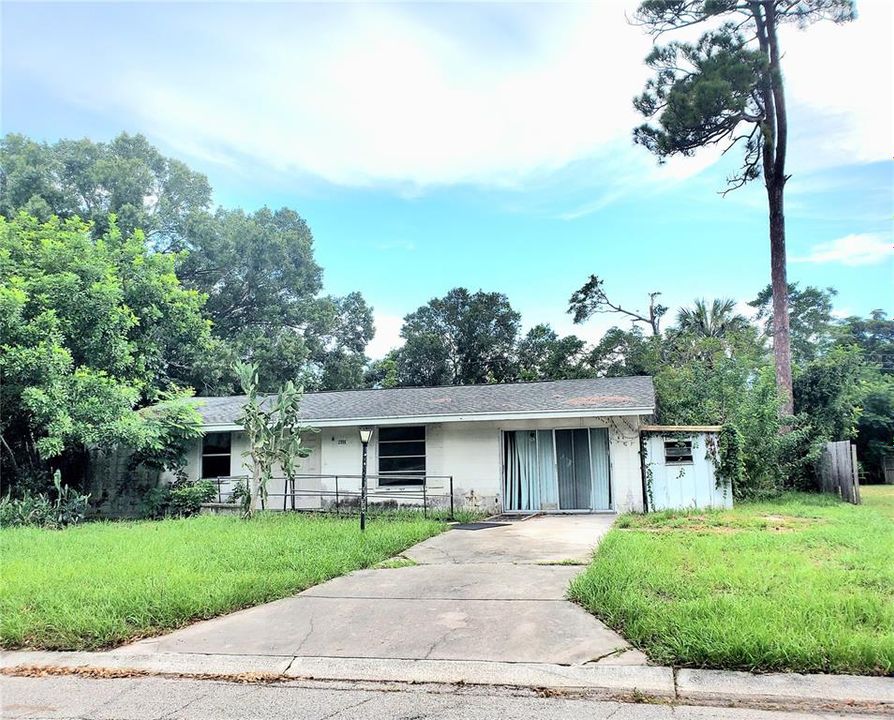 Active With Contract: $220,000 (2 beds, 2 baths, 1342 Square Feet)