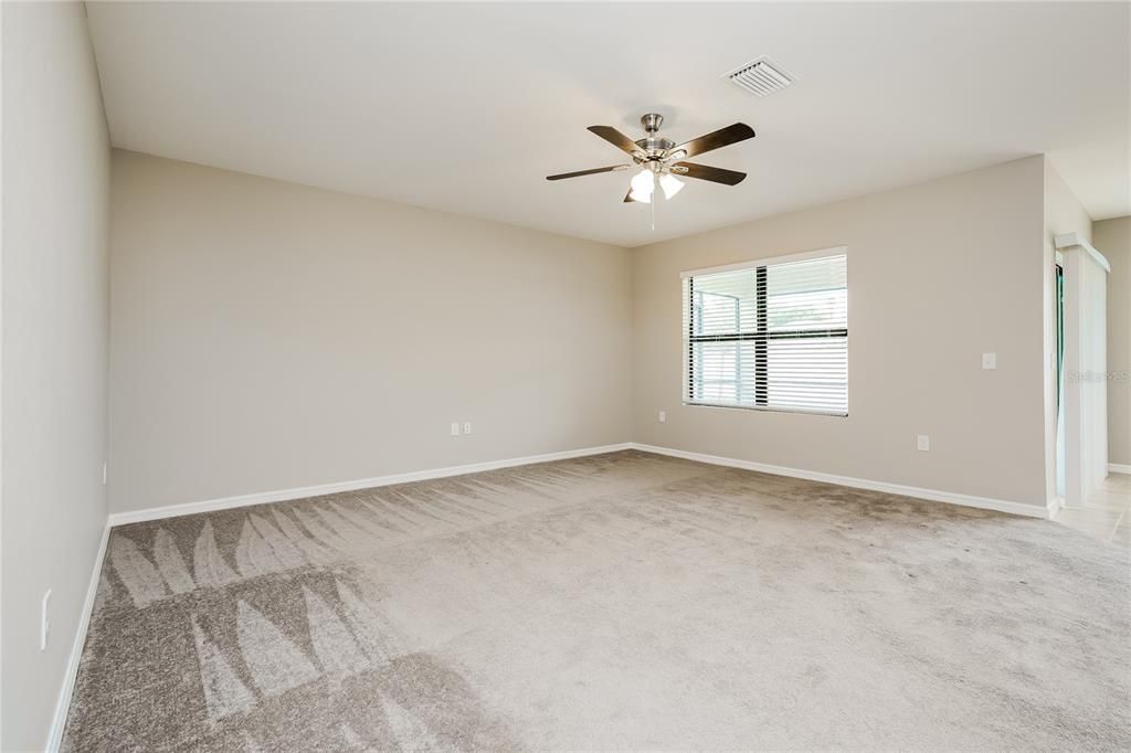 For Rent: $2,075 (3 beds, 2 baths, 1661 Square Feet)