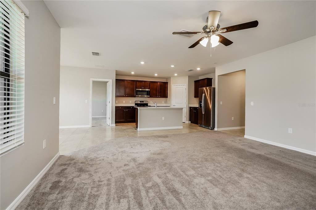 For Rent: $2,075 (3 beds, 2 baths, 1661 Square Feet)