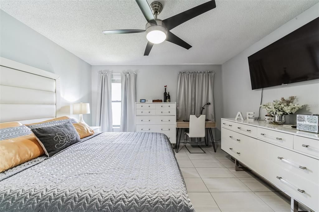 For Sale: $264,900 (3 beds, 2 baths, 1286 Square Feet)