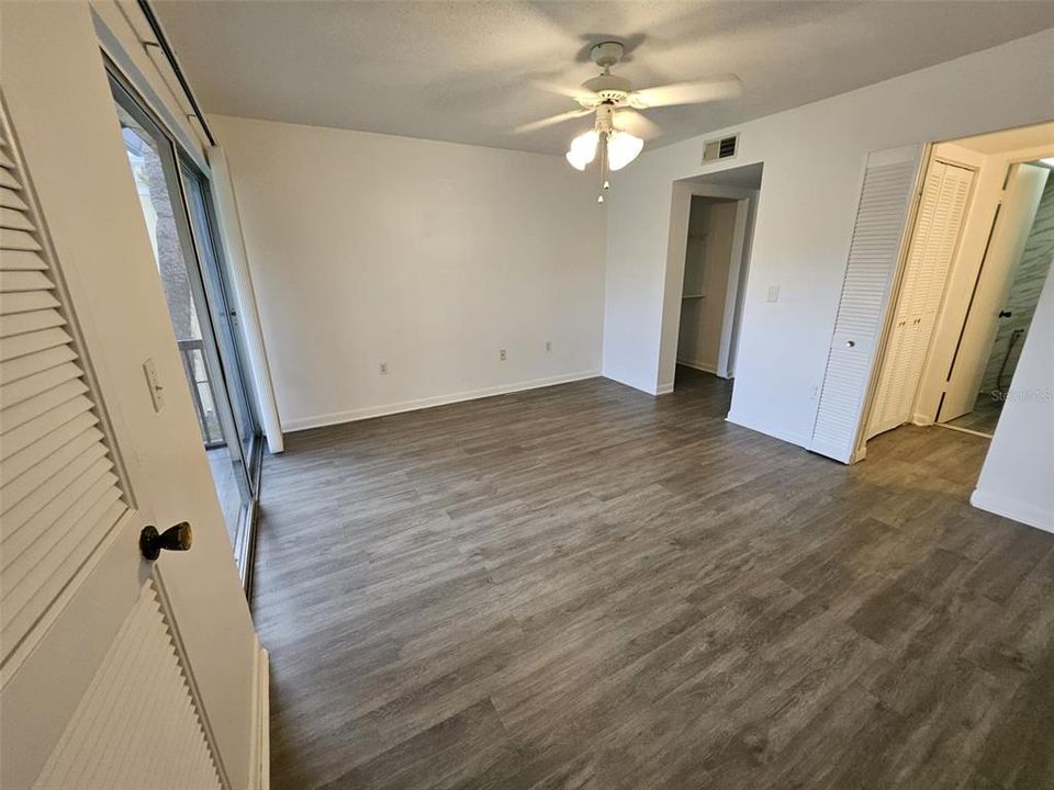 For Sale: $317,000 (2 beds, 2 baths, 1296 Square Feet)