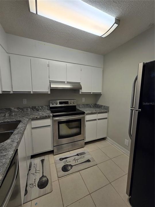 For Sale: $169,000 (2 beds, 2 baths, 838 Square Feet)