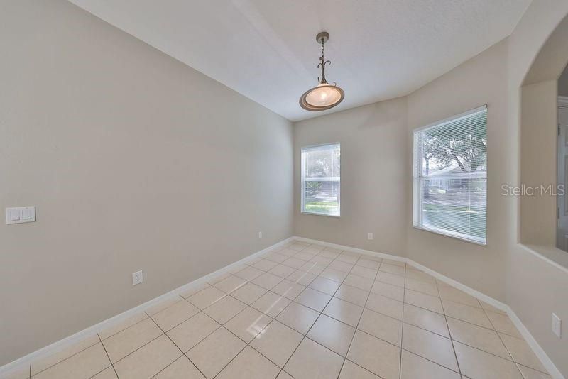 Active With Contract: $295,000 (3 beds, 2 baths, 1581 Square Feet)