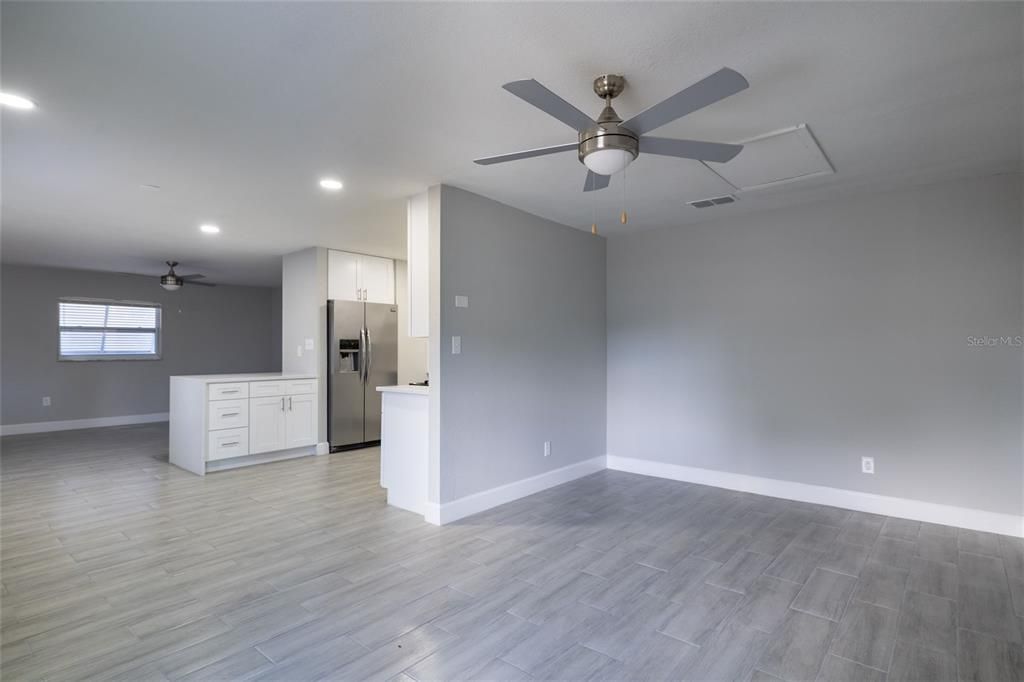 For Sale: $349,000 (3 beds, 2 baths, 1729 Square Feet)