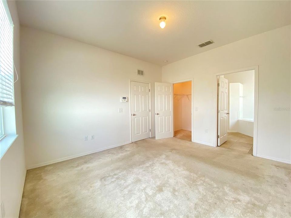 For Rent: $1,900 (3 beds, 2 baths, 1537 Square Feet)