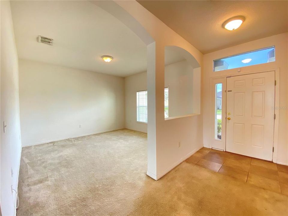 For Rent: $1,900 (3 beds, 2 baths, 1537 Square Feet)