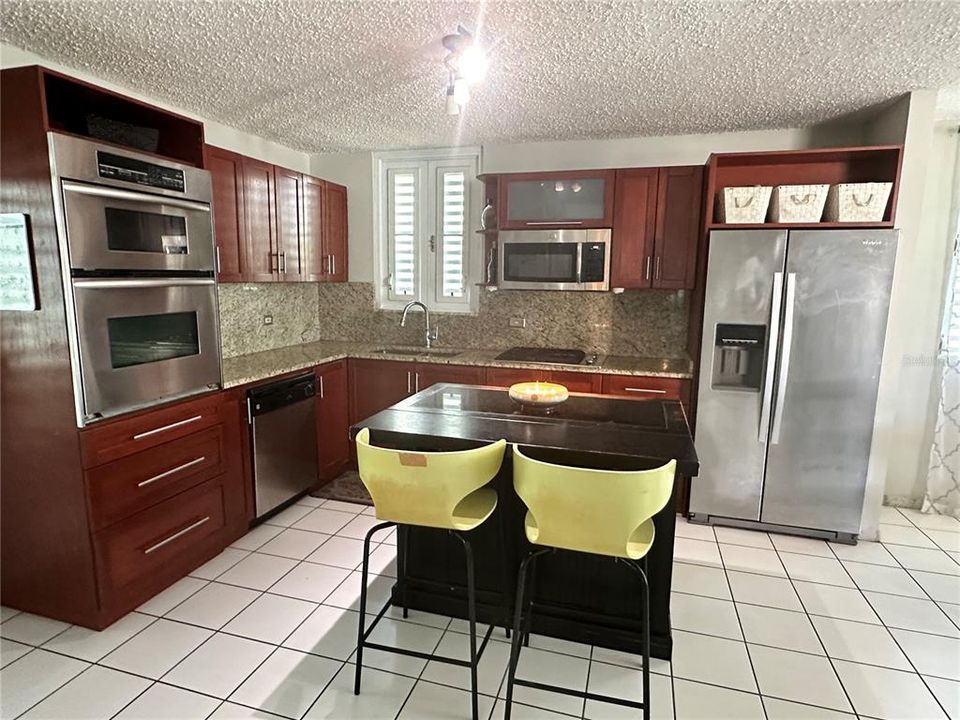 For Sale: $448,500 (4 beds, 2 baths, 1722 Square Feet)