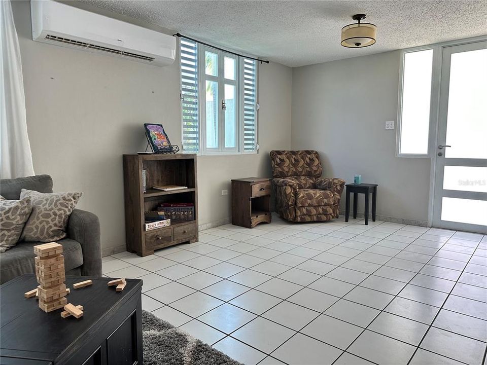 For Sale: $448,500 (4 beds, 2 baths, 1722 Square Feet)