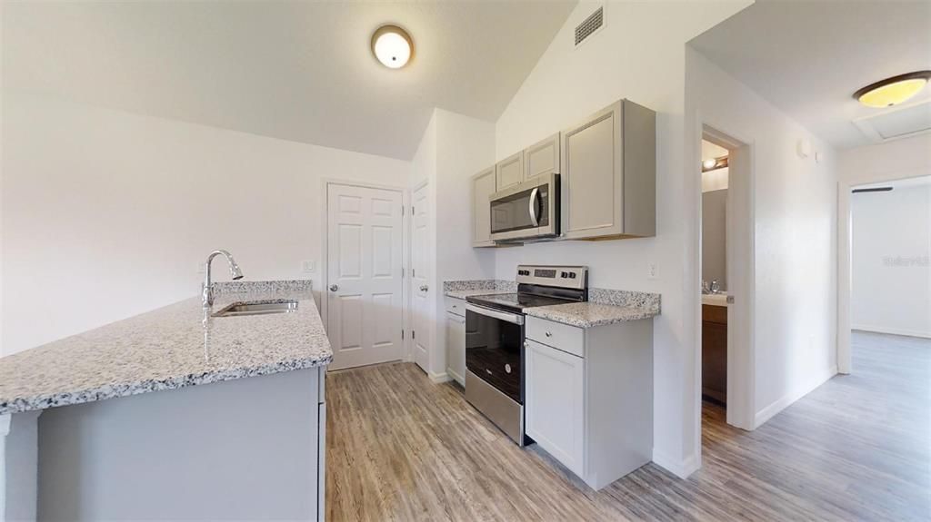 Active With Contract: $209,995 (3 beds, 2 baths, 1066 Square Feet)