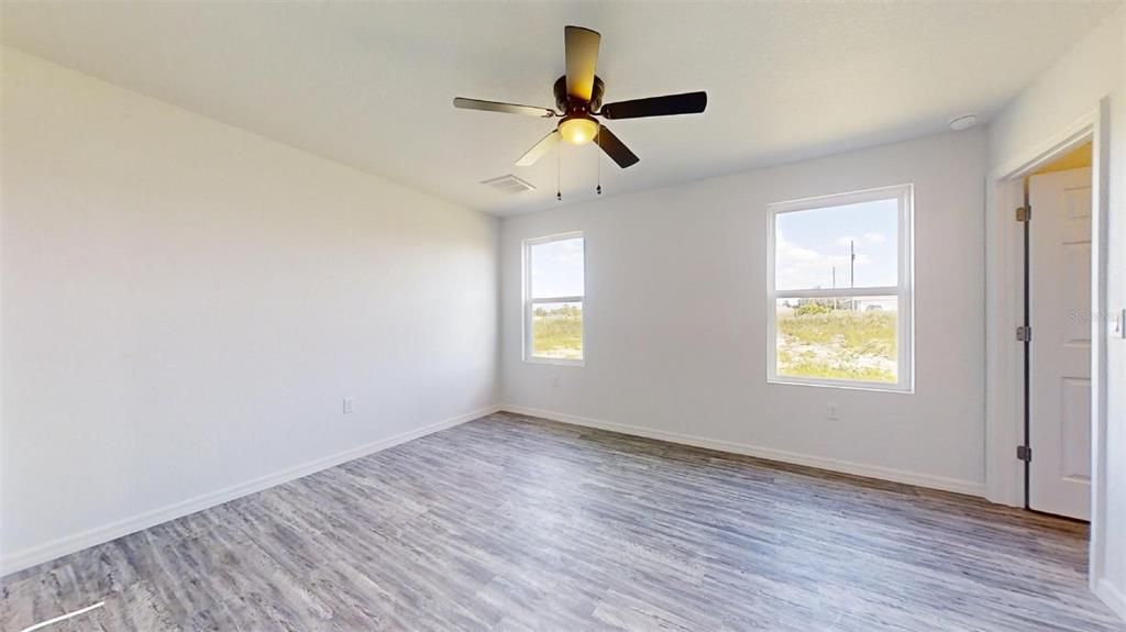 Active With Contract: $209,995 (3 beds, 2 baths, 1066 Square Feet)