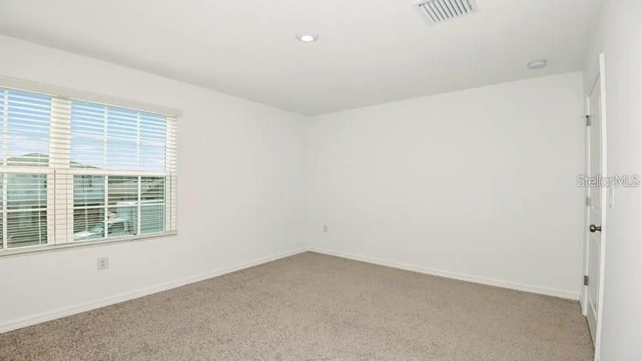 Active With Contract: $2,550 (3 beds, 2 baths, 1864 Square Feet)