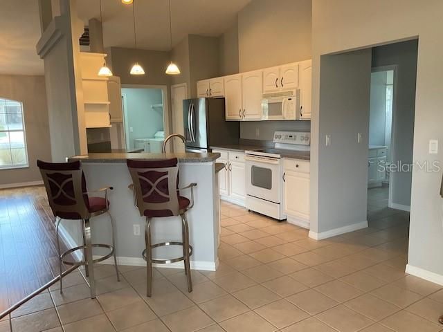 For Rent: $1,950 (3 beds, 2 baths, 1755 Square Feet)