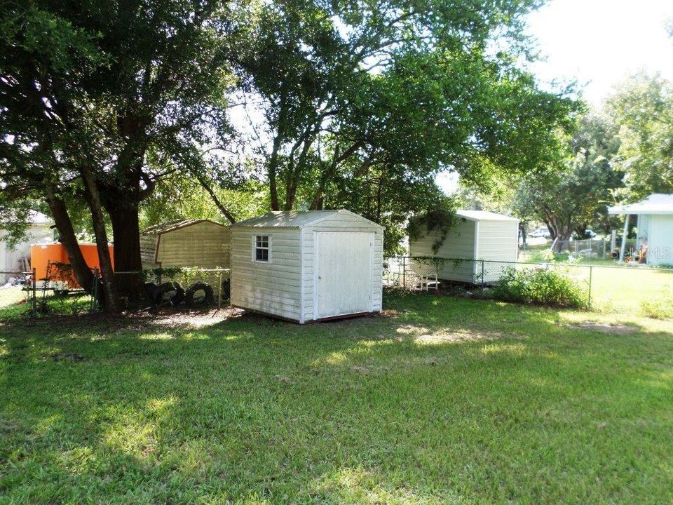 For Sale: $164,500 (2 beds, 1 baths, 888 Square Feet)