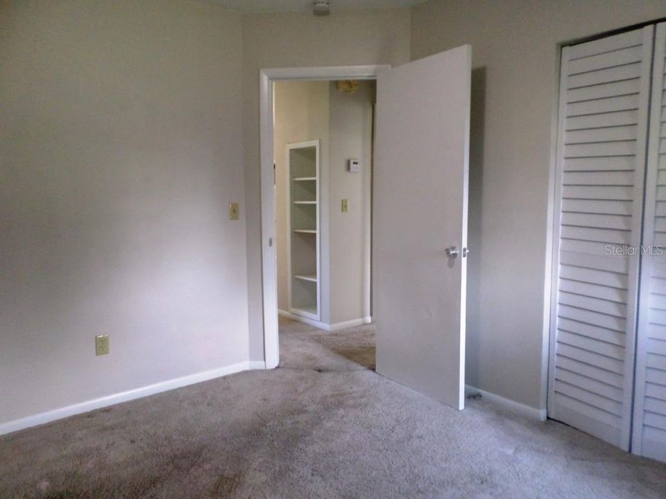 For Sale: $164,500 (2 beds, 1 baths, 888 Square Feet)