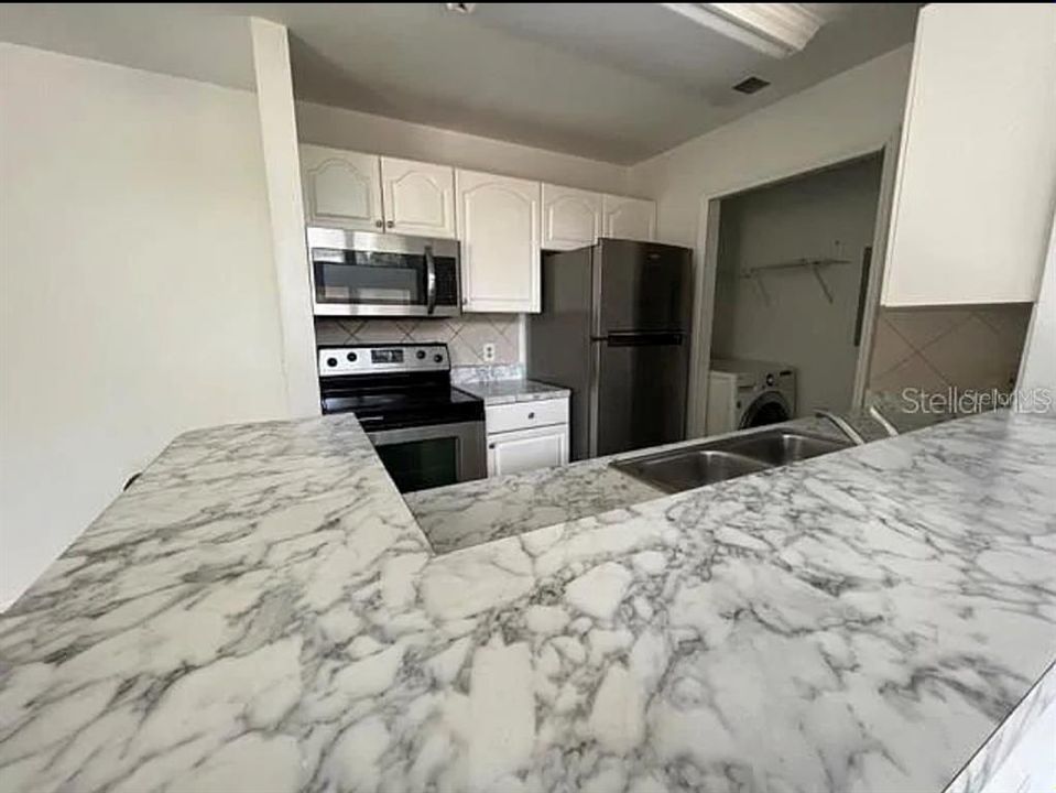 For Rent: $1,650 (2 beds, 1 baths, 1228 Square Feet)