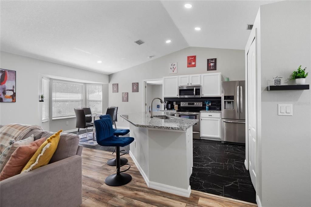 Active With Contract: $305,000 (3 beds, 2 baths, 1432 Square Feet)