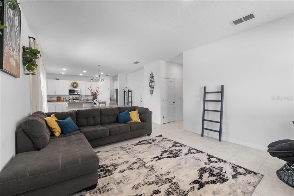 Active With Contract: $330,000 (4 beds, 2 baths, 2214 Square Feet)