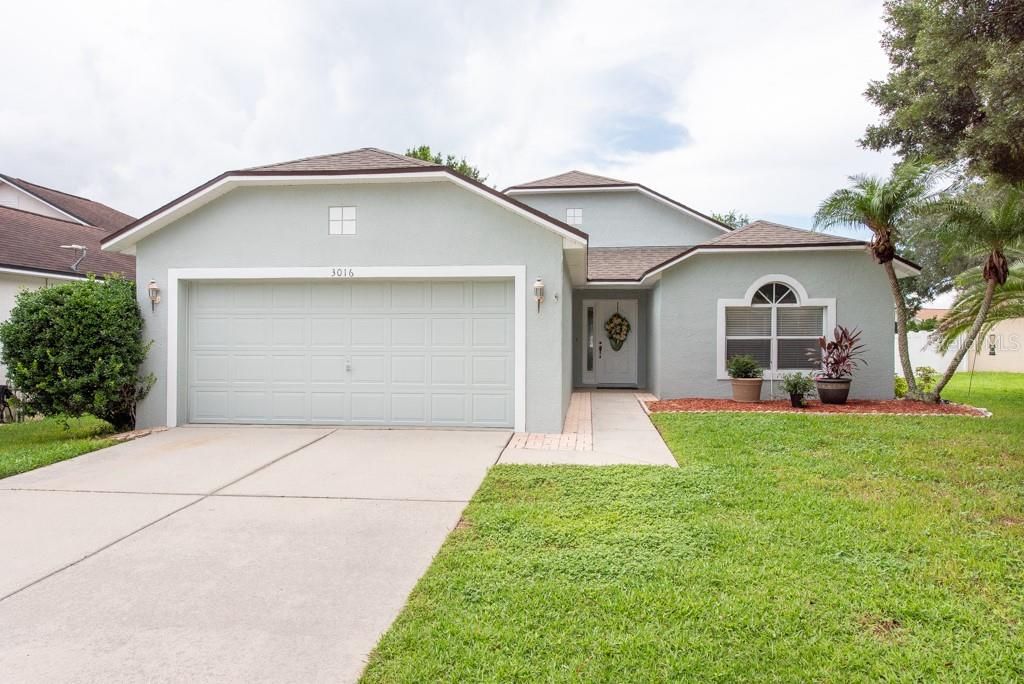 Active With Contract: $350,000 (3 beds, 2 baths, 1360 Square Feet)