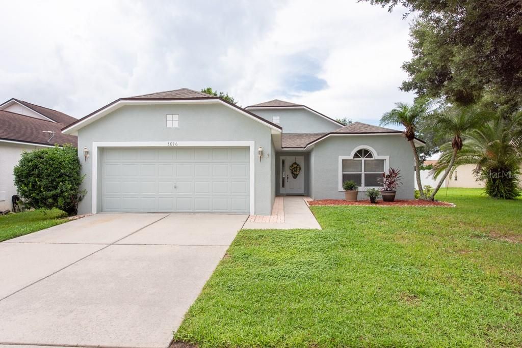 Active With Contract: $350,000 (3 beds, 2 baths, 1360 Square Feet)