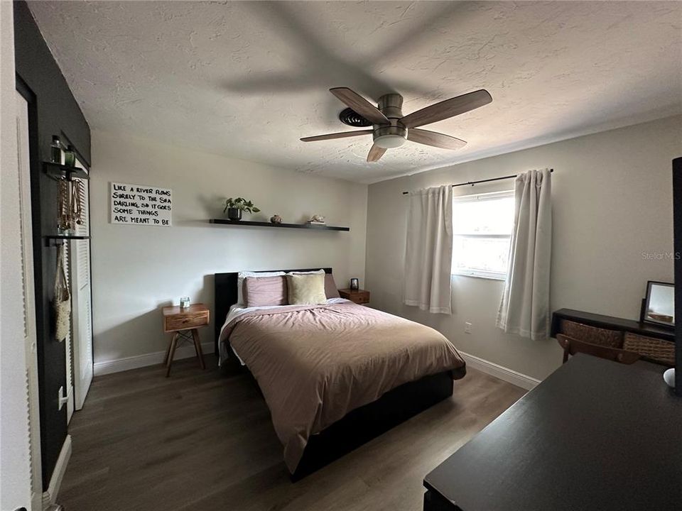 For Sale: $193,000 (2 beds, 1 baths, 825 Square Feet)