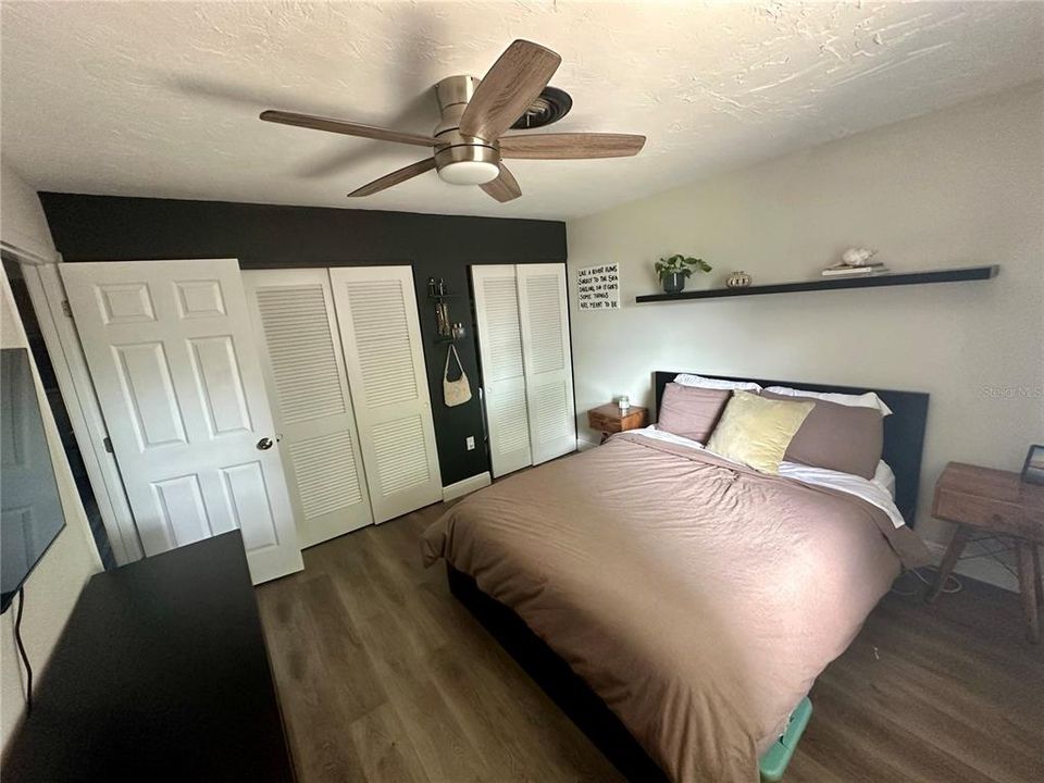 For Sale: $193,000 (2 beds, 1 baths, 825 Square Feet)