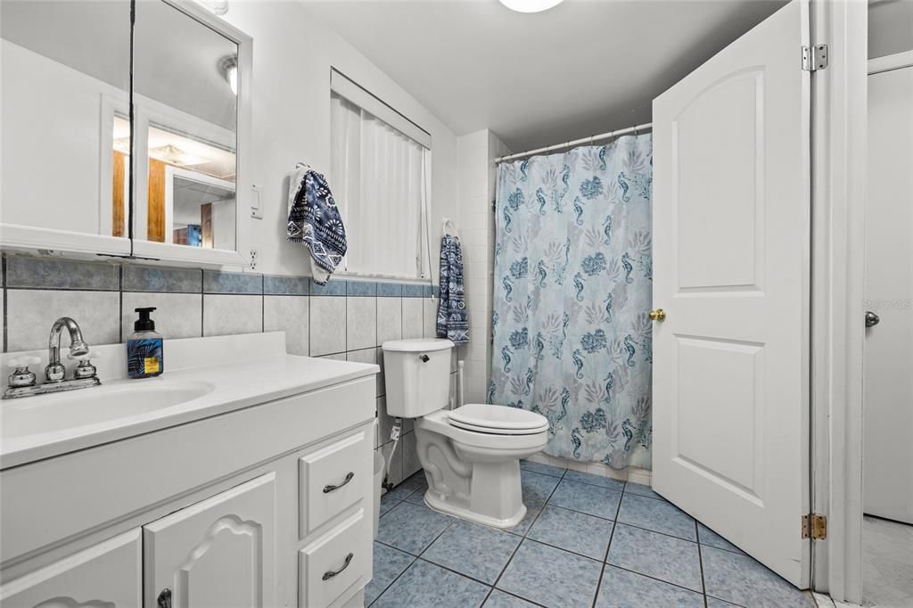 For Sale: $324,900 (2 beds, 1 baths, 1036 Square Feet)