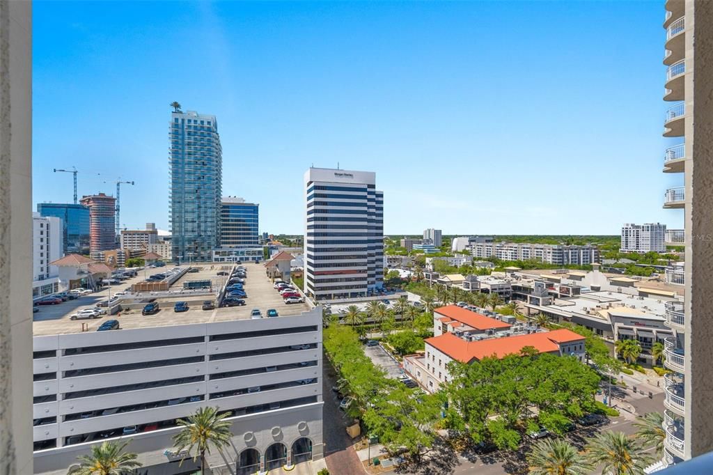 For Sale: $2,350,000 (3 beds, 3 baths, 2500 Square Feet)