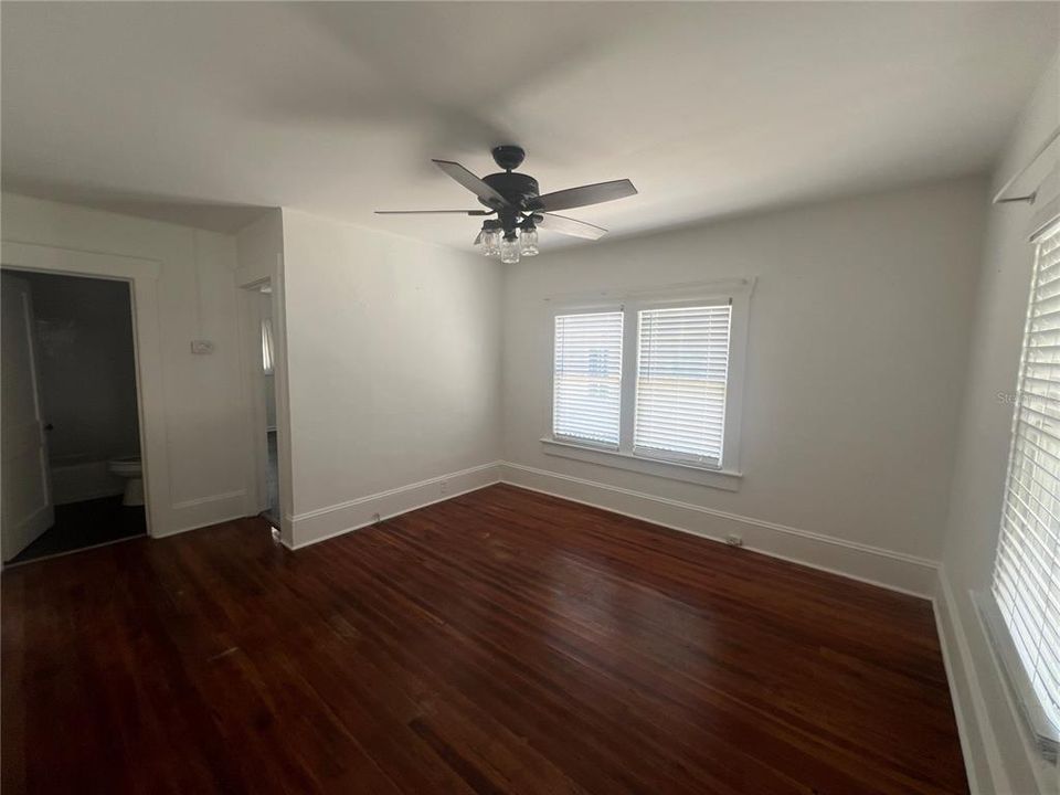 For Rent: $1,375 (2 beds, 1 baths, 576 Square Feet)