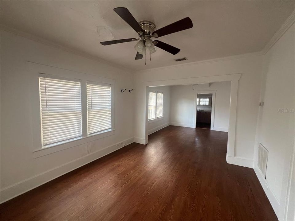 For Rent: $1,425 (2 beds, 1 baths, 752 Square Feet)