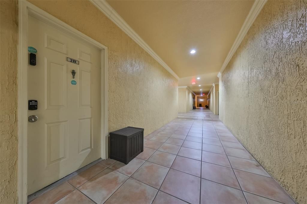 Active With Contract: $1,690 (1 beds, 1 baths, 929 Square Feet)