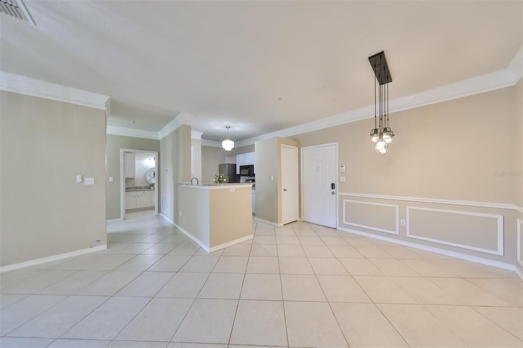 Active With Contract: $1,690 (1 beds, 1 baths, 929 Square Feet)