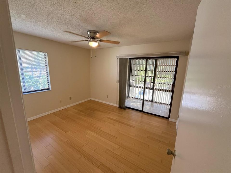 Active With Contract: $1,275 (1 beds, 1 baths, 631 Square Feet)