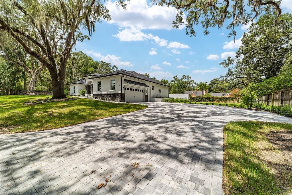 For Sale: $795,000 (3 beds, 2 baths, 2089 Square Feet)