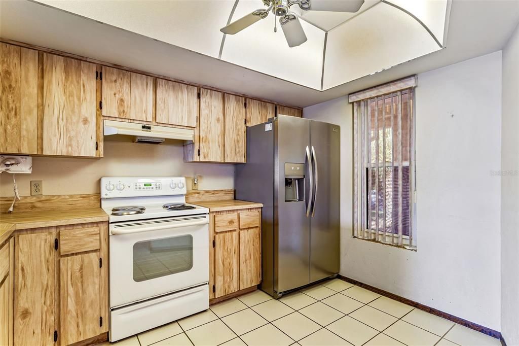 For Sale: $475,000 (2 beds, 2 baths, 1309 Square Feet)