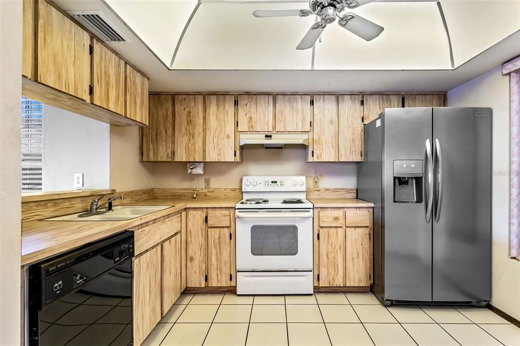 For Sale: $475,000 (2 beds, 2 baths, 1309 Square Feet)