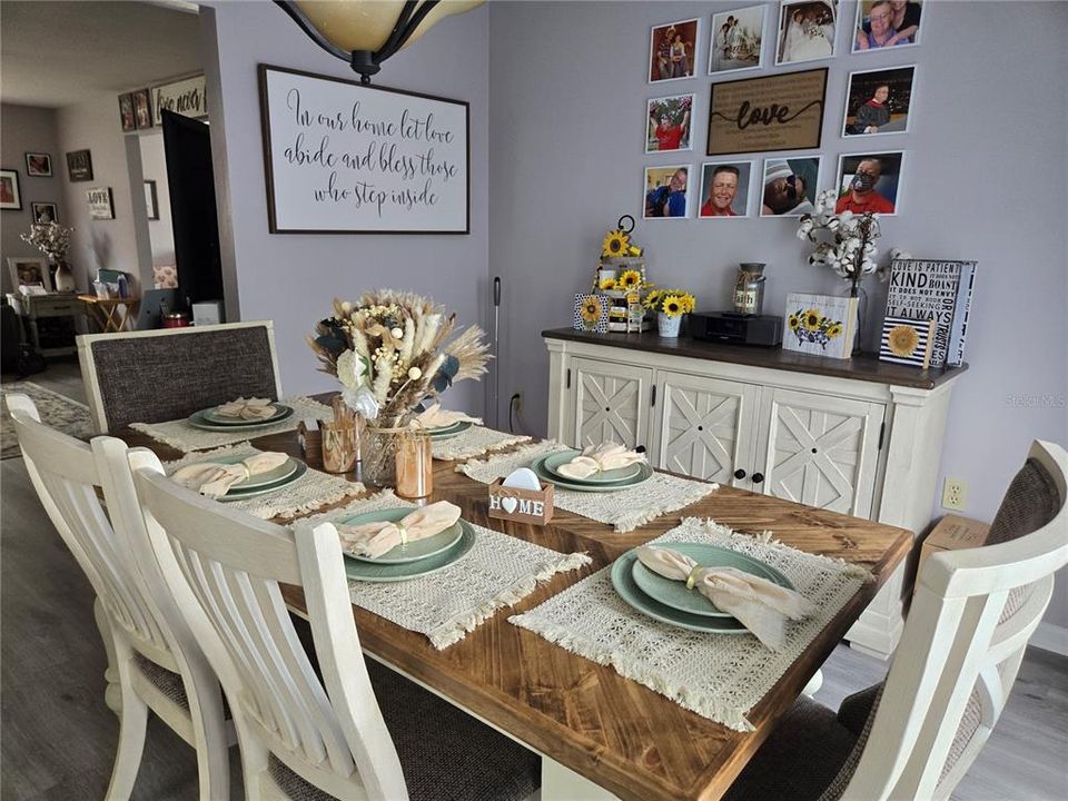 enjoy holiday meals in your dining room