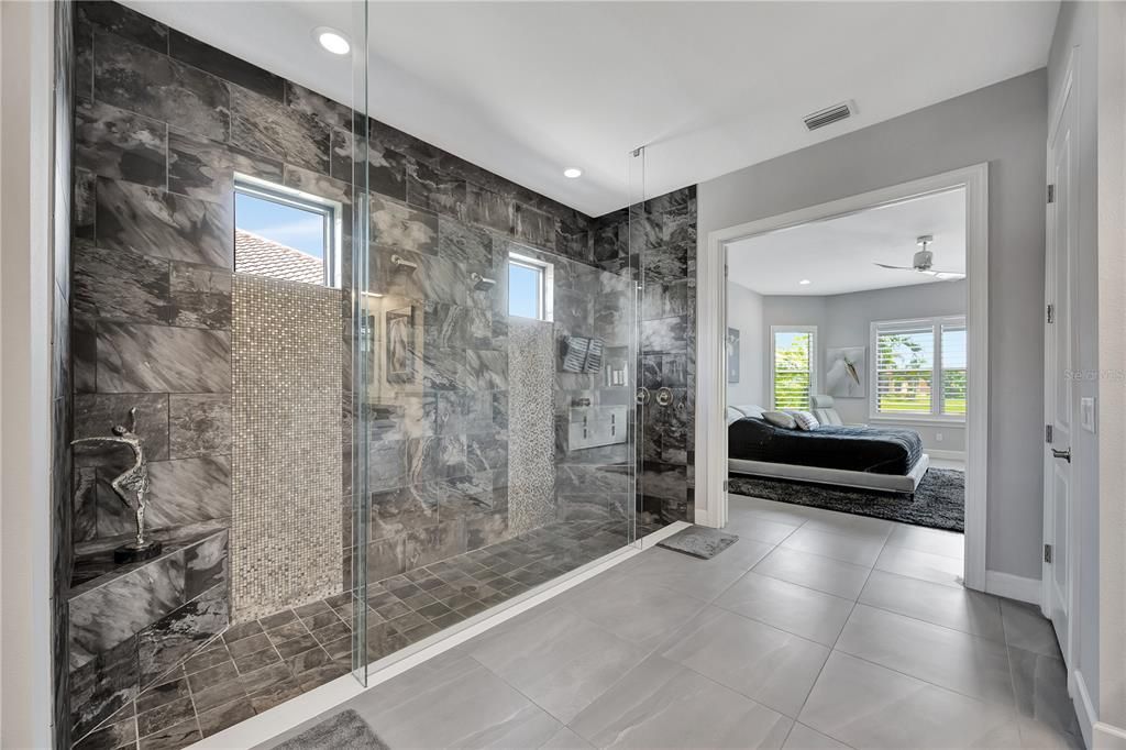 Frameless glass shower