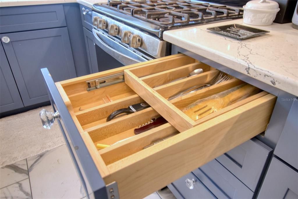 Custom drawer inserts