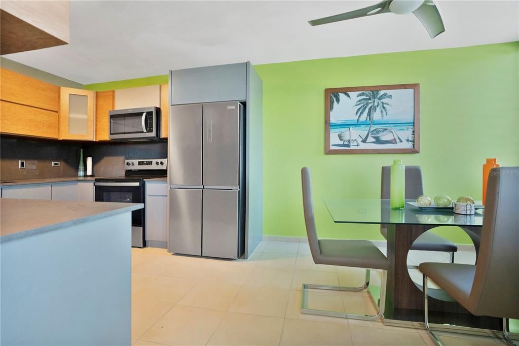 For Sale: $299,000 (2 beds, 1 baths, 853 Square Feet)