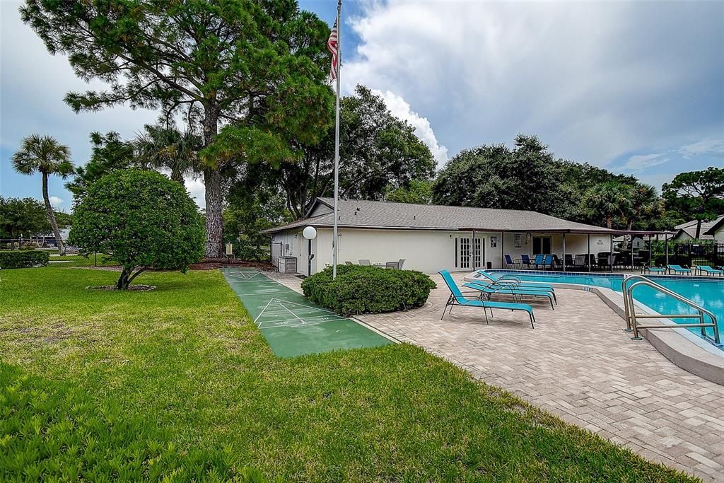 Active With Contract: $129,900 (2 beds, 1 baths, 817 Square Feet)