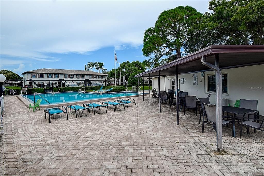 Active With Contract: $129,900 (2 beds, 1 baths, 817 Square Feet)
