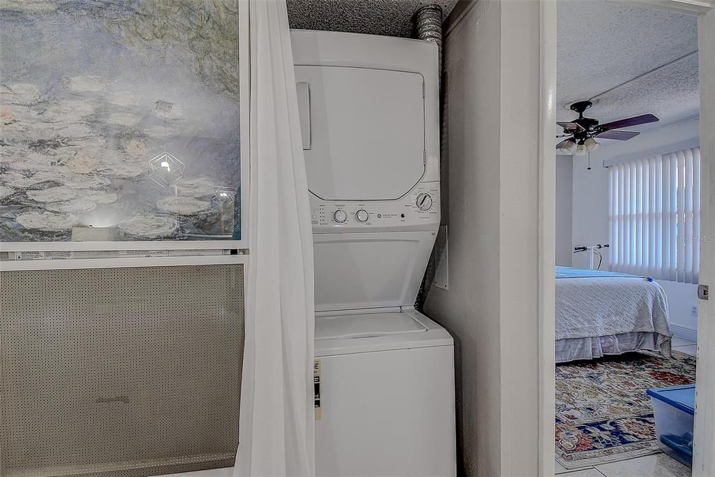 Active With Contract: $129,900 (2 beds, 1 baths, 817 Square Feet)