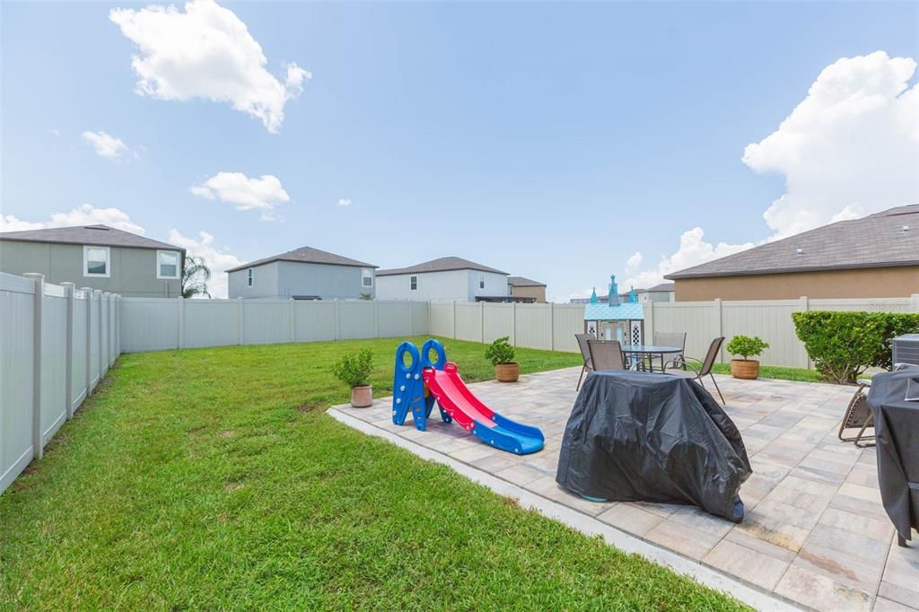 Active With Contract: $350,000 (4 beds, 2 baths, 1914 Square Feet)