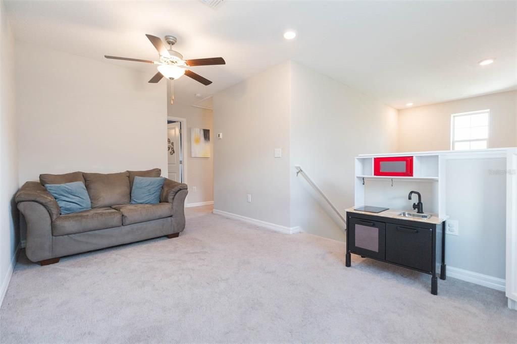 Active With Contract: $350,000 (4 beds, 2 baths, 1914 Square Feet)