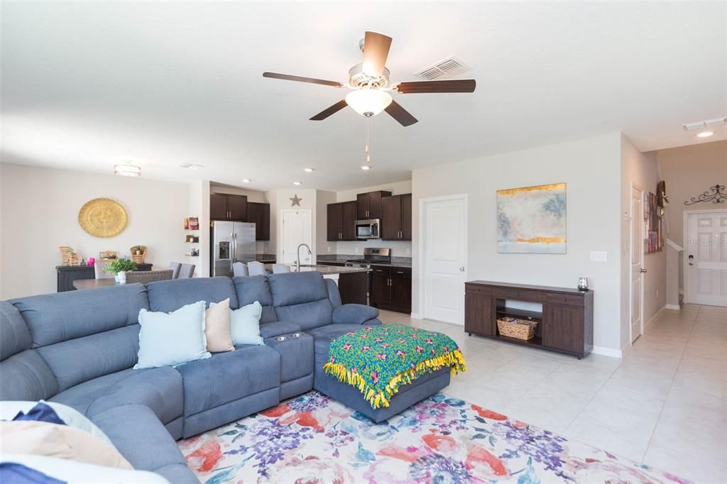 Active With Contract: $350,000 (4 beds, 2 baths, 1914 Square Feet)