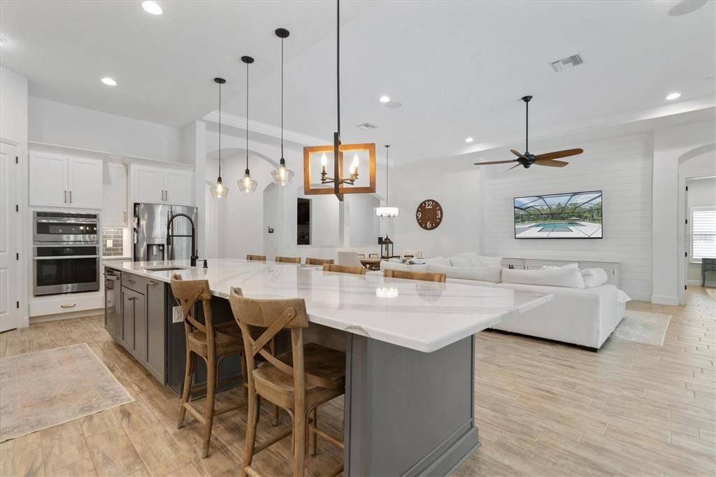 ENTERTAIN ON THIS BEAUTIFUL QUARTZ TABLE AND ISLAND