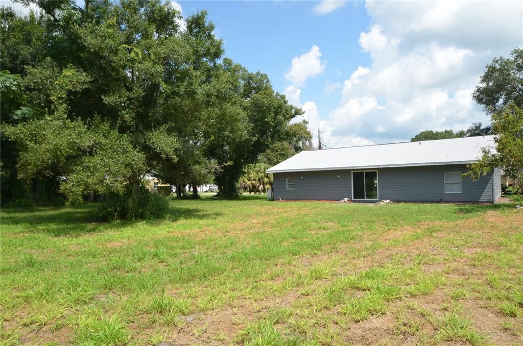 For Sale: $257,000 (3 beds, 2 baths, 1216 Square Feet)