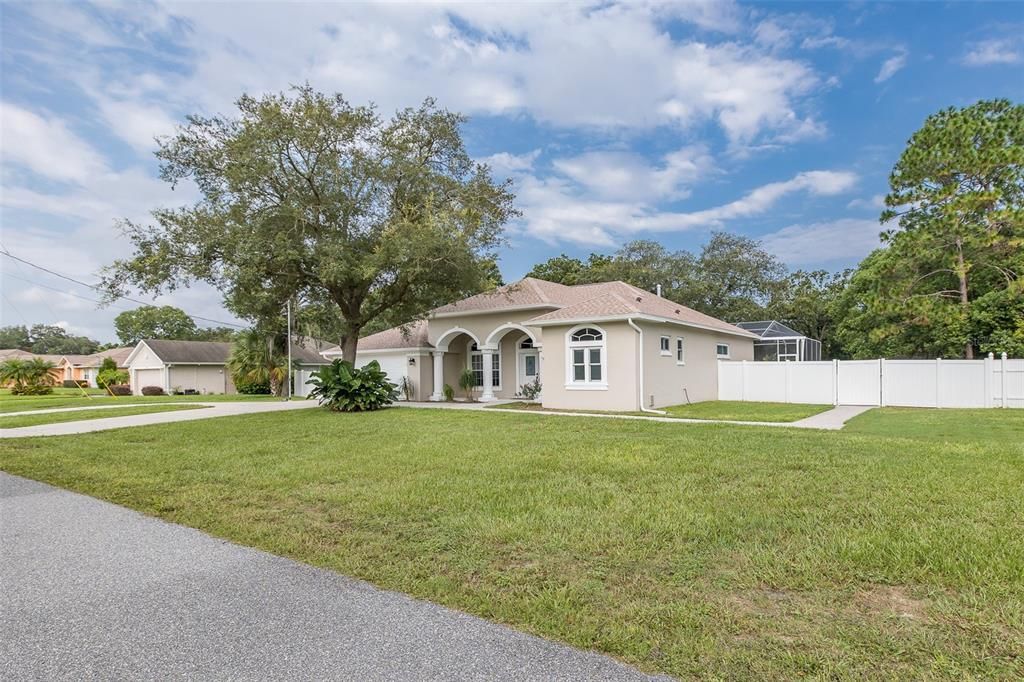 Active With Contract: $489,900 (4 beds, 2 baths, 2268 Square Feet)