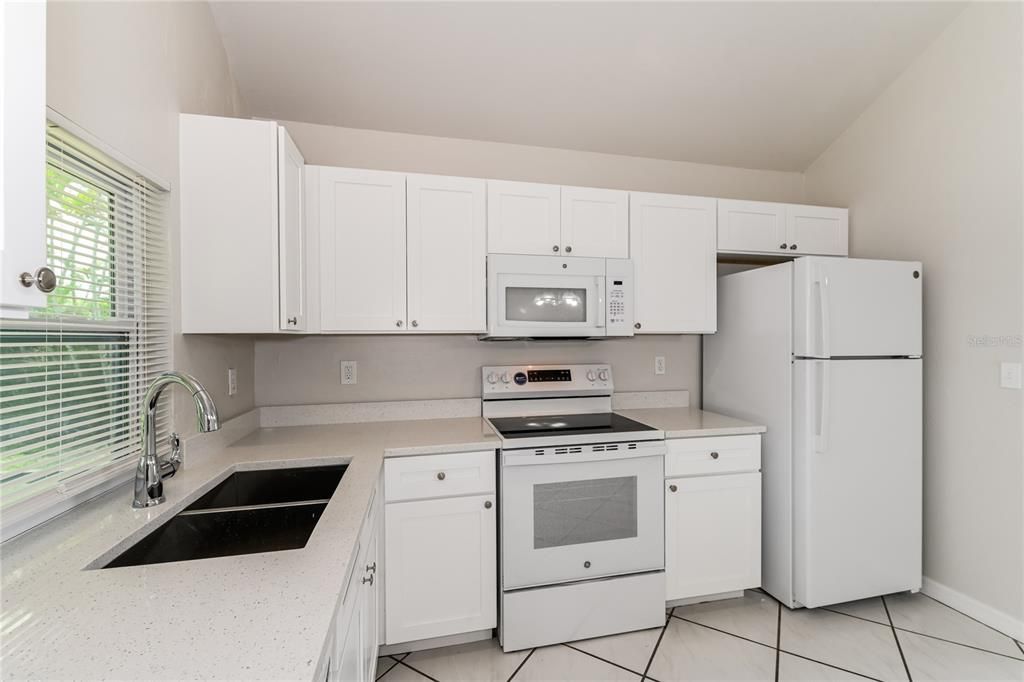 For Rent: $2,265 (3 beds, 2 baths, 1104 Square Feet)